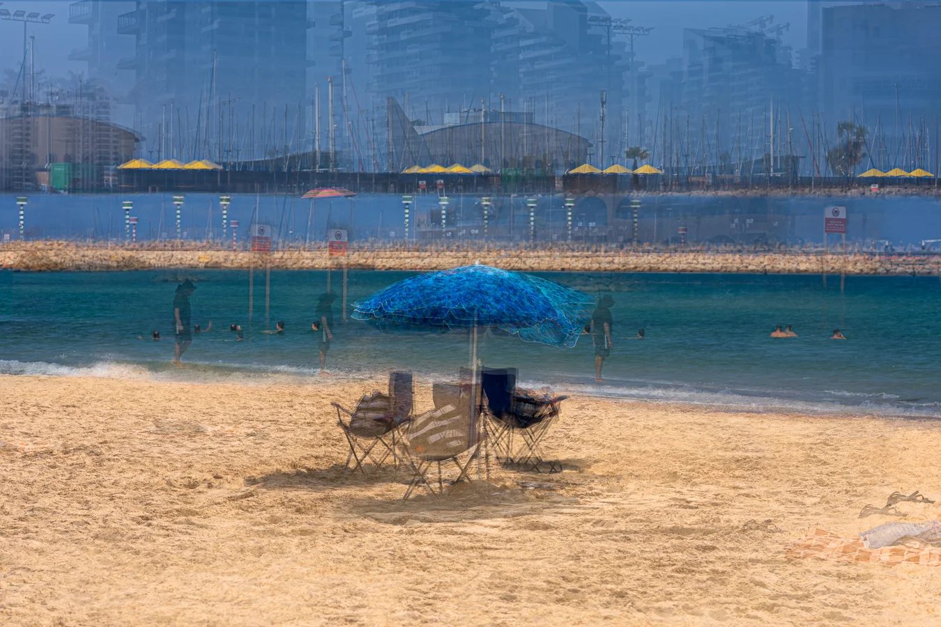 המטריה הכחולה